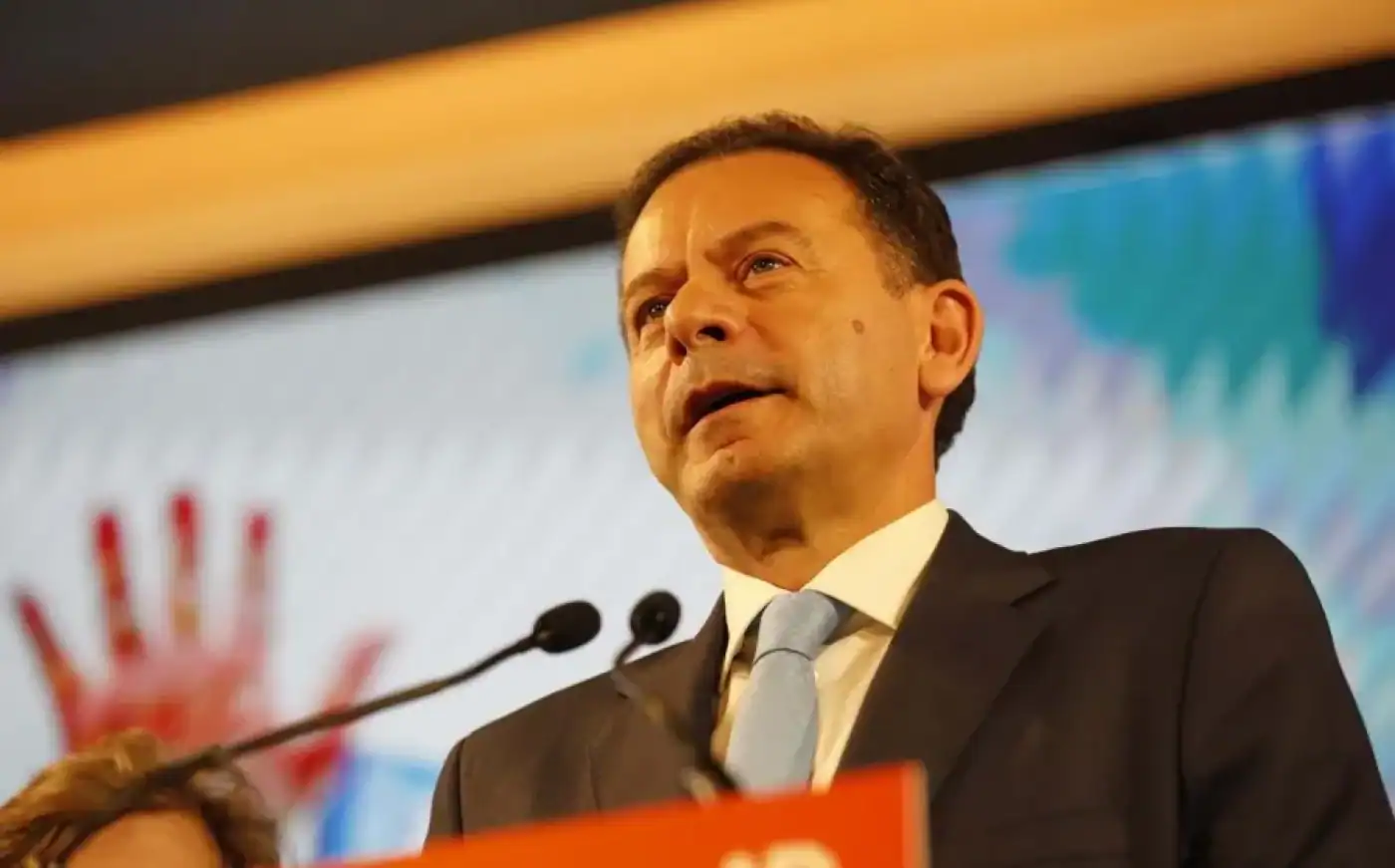 Montenegro entrega esta tarde lista de novos ministros