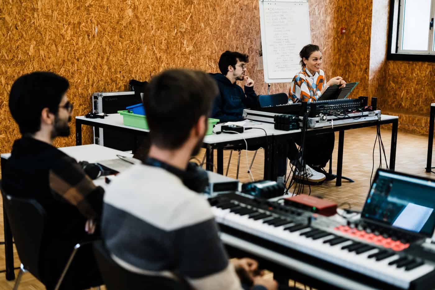 Orquestra de Dispositivos Eletrónicos junta-se a Angélica Salvi num concerto "surpreendente"