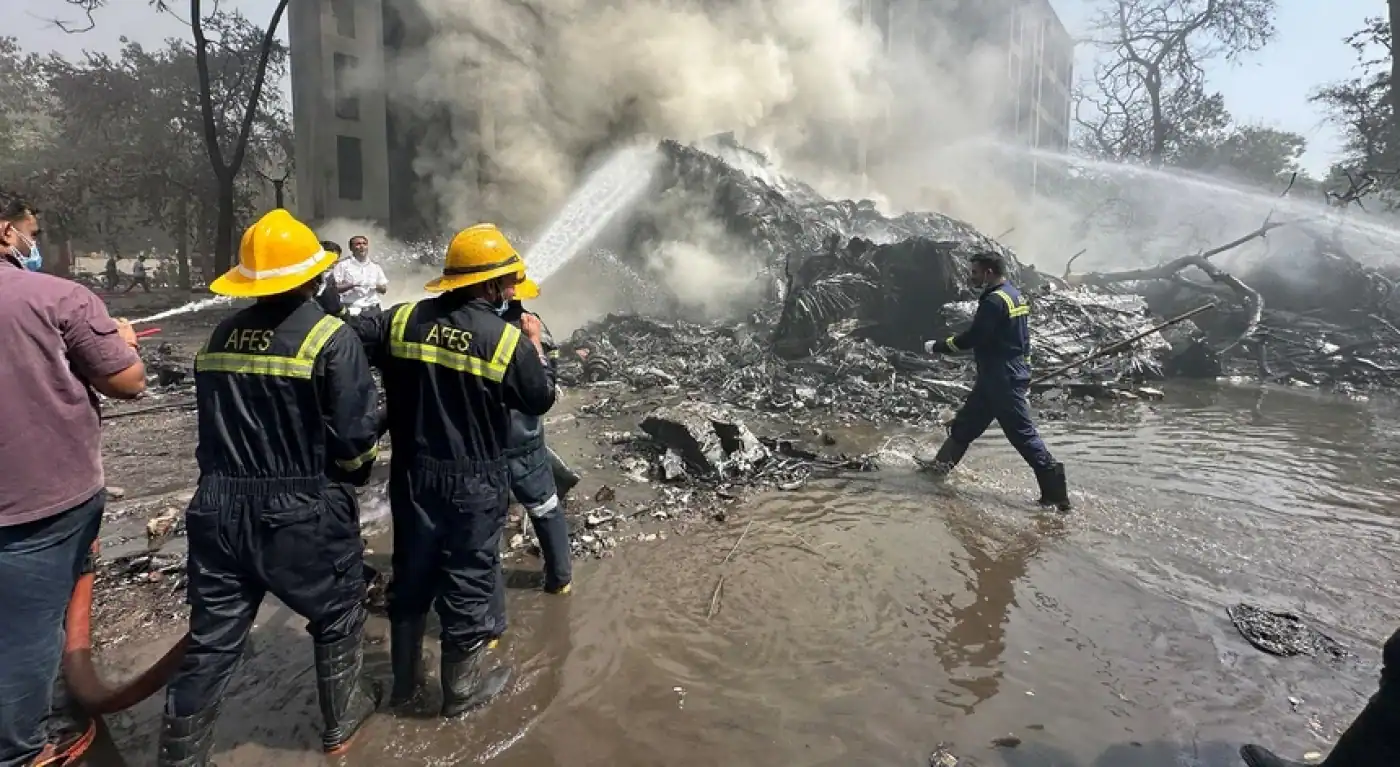 Avião cai na Índia com sete portugueses a bordo. Há sobreviventes