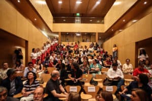 “É preciso devolver a escola pública ao público”