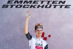 João Almeida vence Volta à Suíça com triunfo na última etapa em cronoescalada 