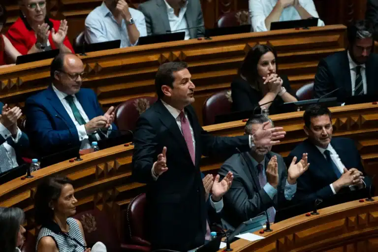 Hugo Soares reeleito líder parlamentar do PSD com 96,6% dos votos