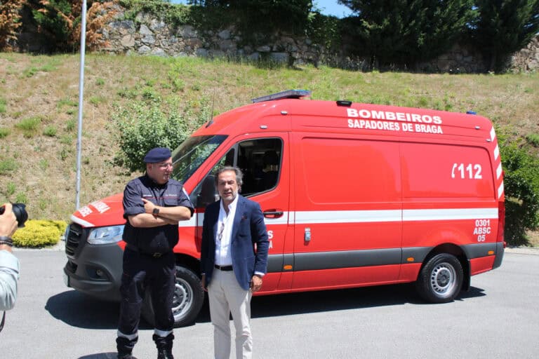 Braga reforça meios de emergência com nova viatura para os Bombeiros Sapadores 