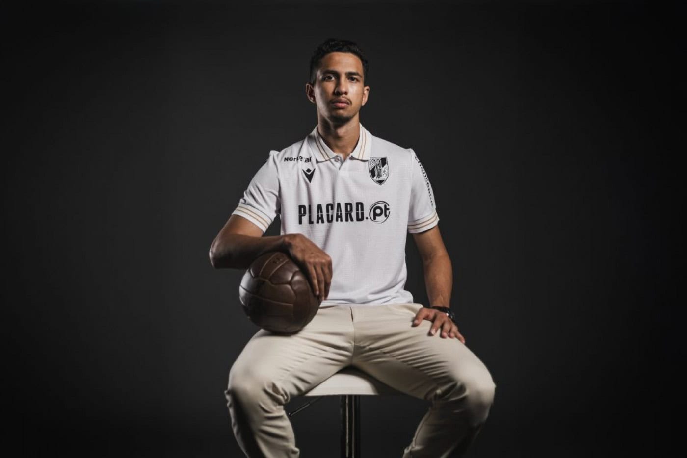 Central Paulo Vítor chega ao Vitória SC "mais preparado" depois de experiência na Rússia