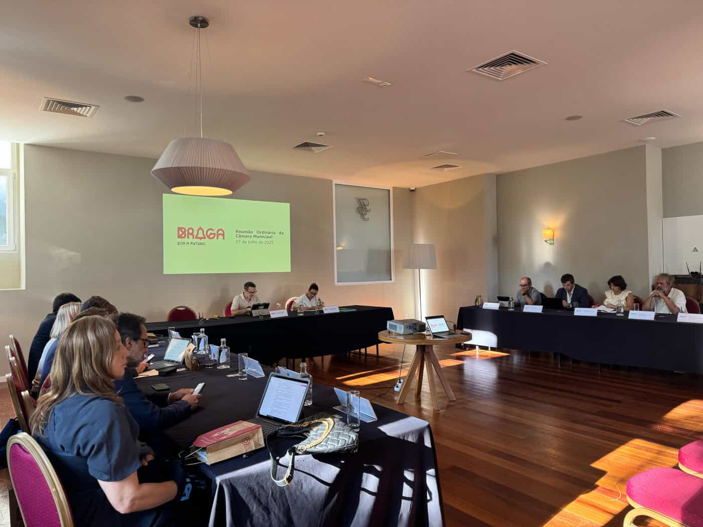 Sete Fontes. Da acusação de 'bluff' do PS ao 'mic drop' de Ricardo Rio