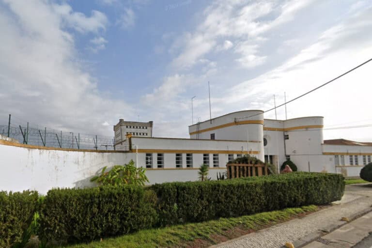 Reclusos que se evadiram da prisão de Alcoentre foram capturados