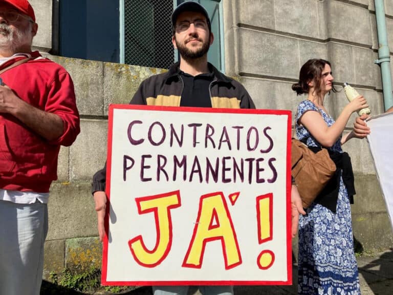 Investigadores e professores saem à rua contra a precariedade