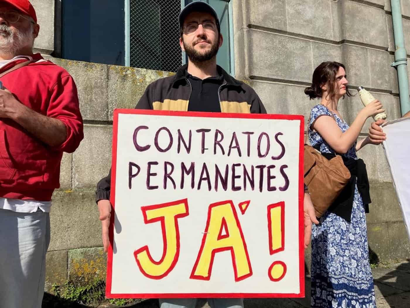 Investigadores e professores saem à rua contra a precariedade