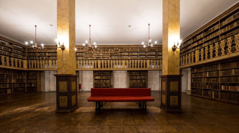 Biblioteca Pública de Braga abriu as portas há 184 anos e preserva meio milhão de documentos
