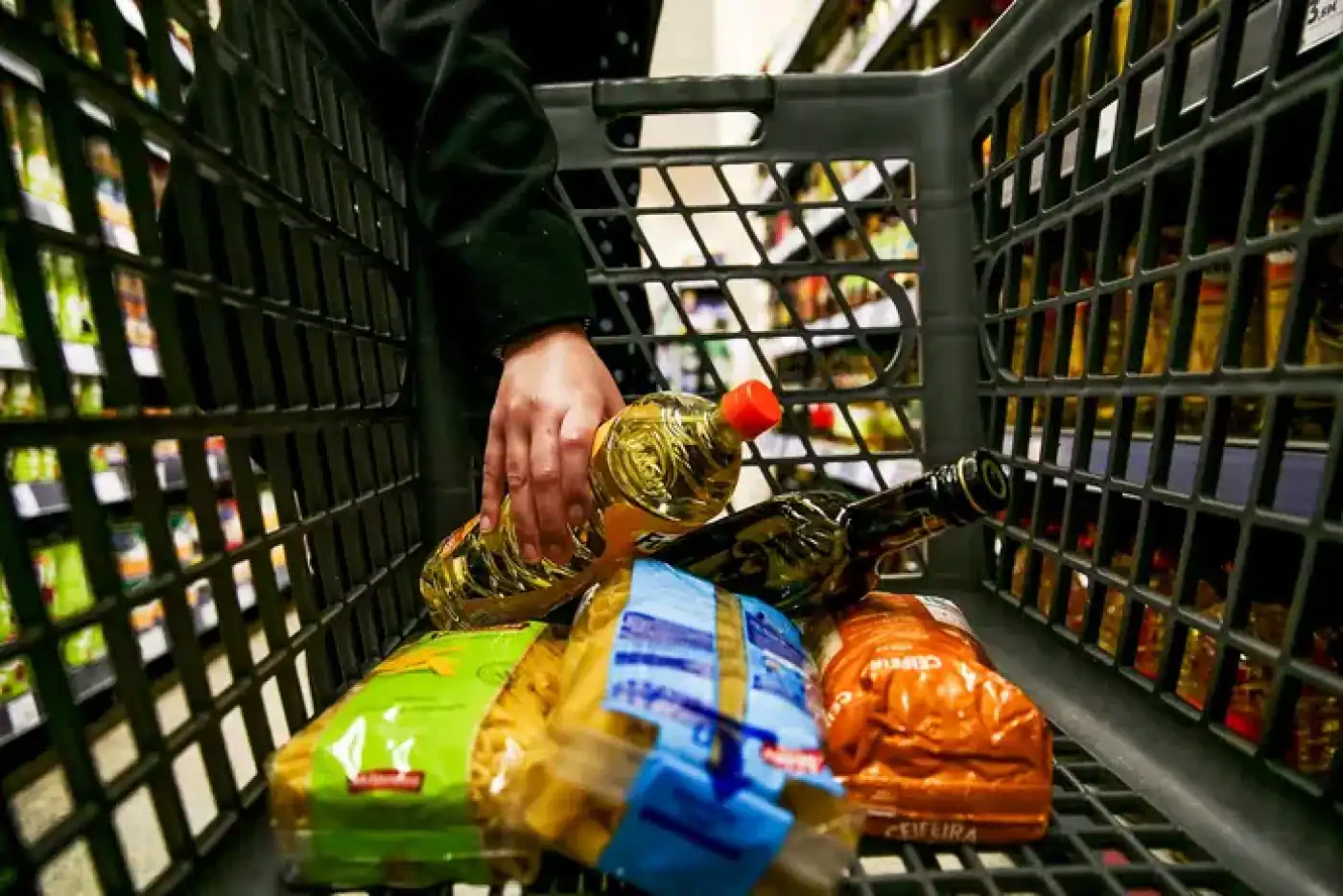 Portugueses são os que mais gastam em alimentação da UE. Preços dispararam 34% desde a pandemia