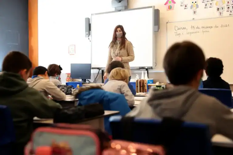 Escolas vão perder na próxima década 4.000 professores por ano para a reforma