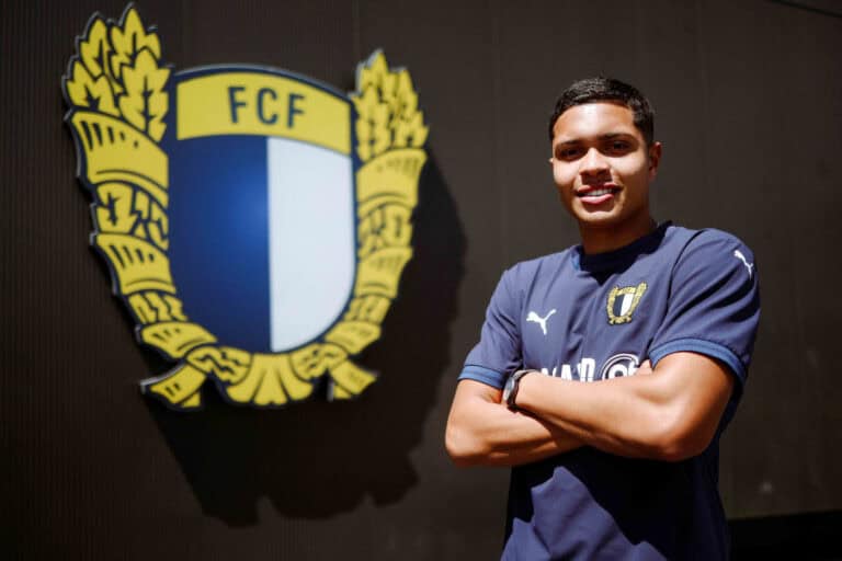 Defesa brasileiro Renan Santana é reforço do Famalicão