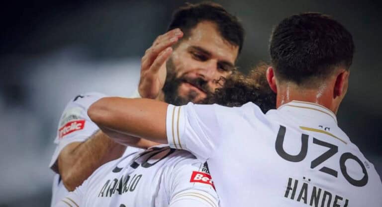 Estrela da Amadora vence Vitória SC em jogo de primodivisionários