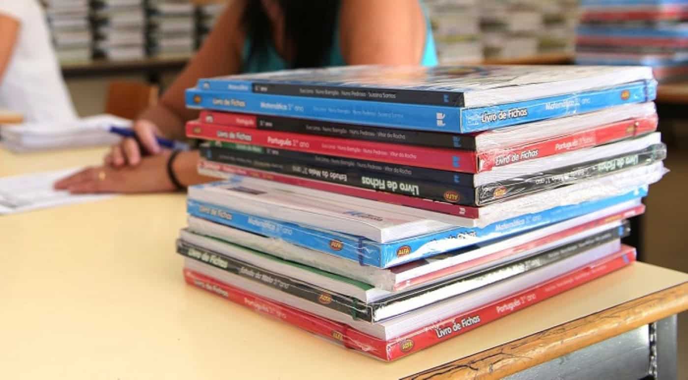 Vouchers para manuais escolares gratuitos começaram a ser emitidos