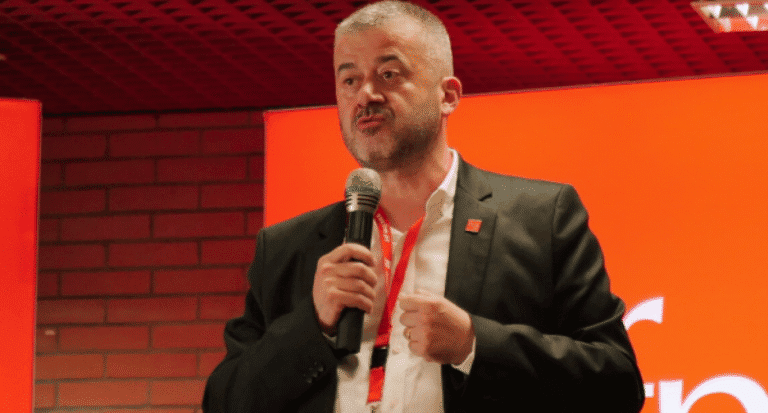 Federação de Educação quer que Governo esclareça mudanças anunciadas no setor