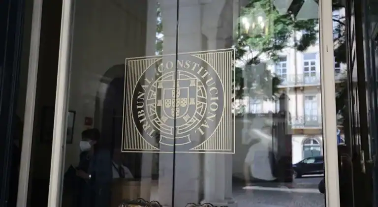 Tribunal declara lei de estrangeiros inconstitucional