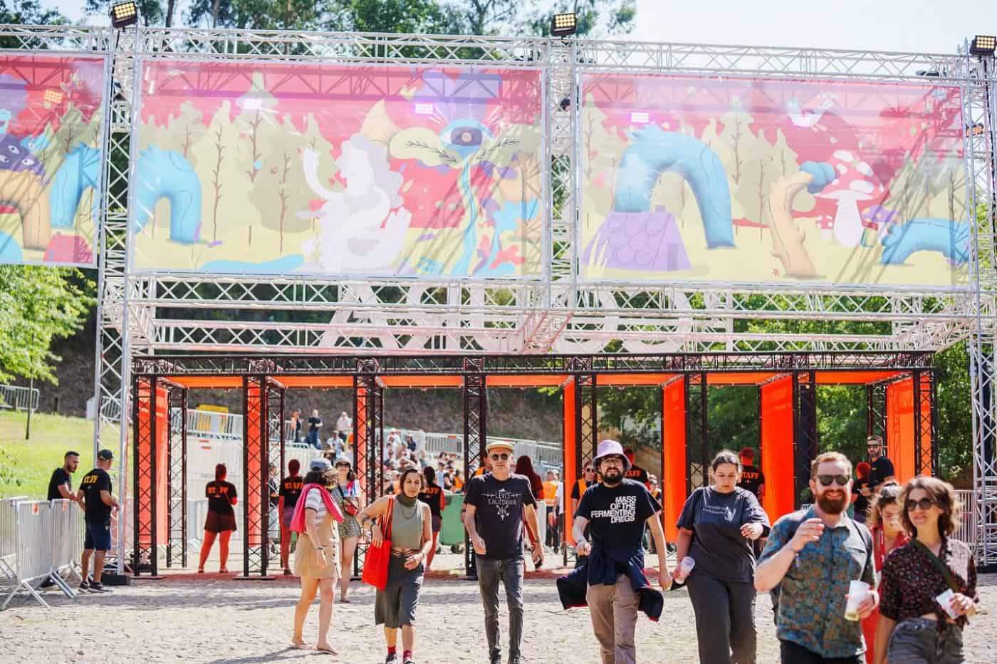 Lola Young atua hoje no Paredes de Coura