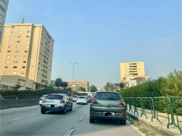 Acidente junto ao túnel da Estação provoca longas filas de trânsito