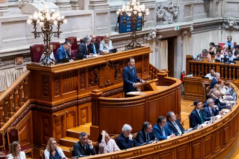 Governo começa a receber partidos para debater OE 2026, lei da nacionalidade e Palestina