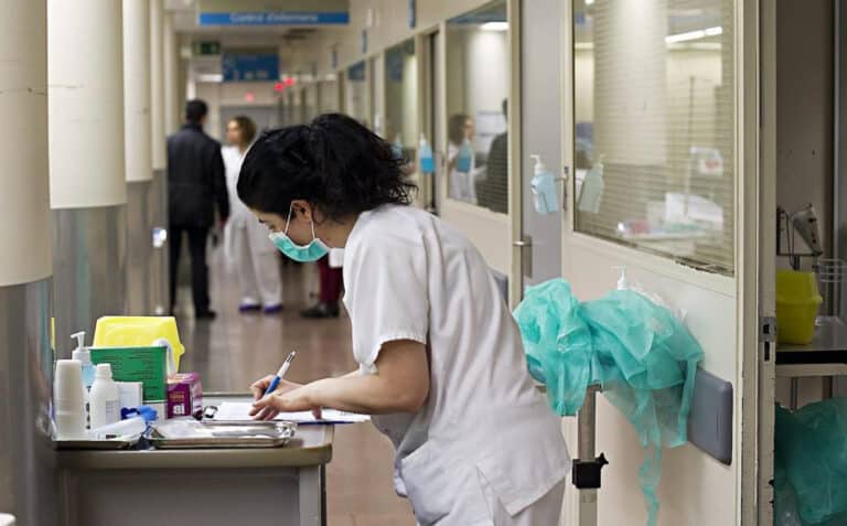 Governo começa a negociar organização do tempo de trabalho dos enfermeiros