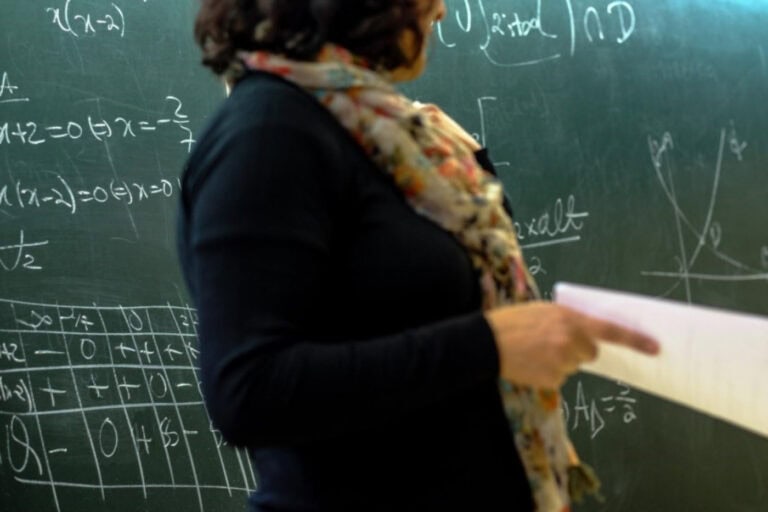 Professores escrevem ao ministro da Educação a pedir correção de injustiças na carreira