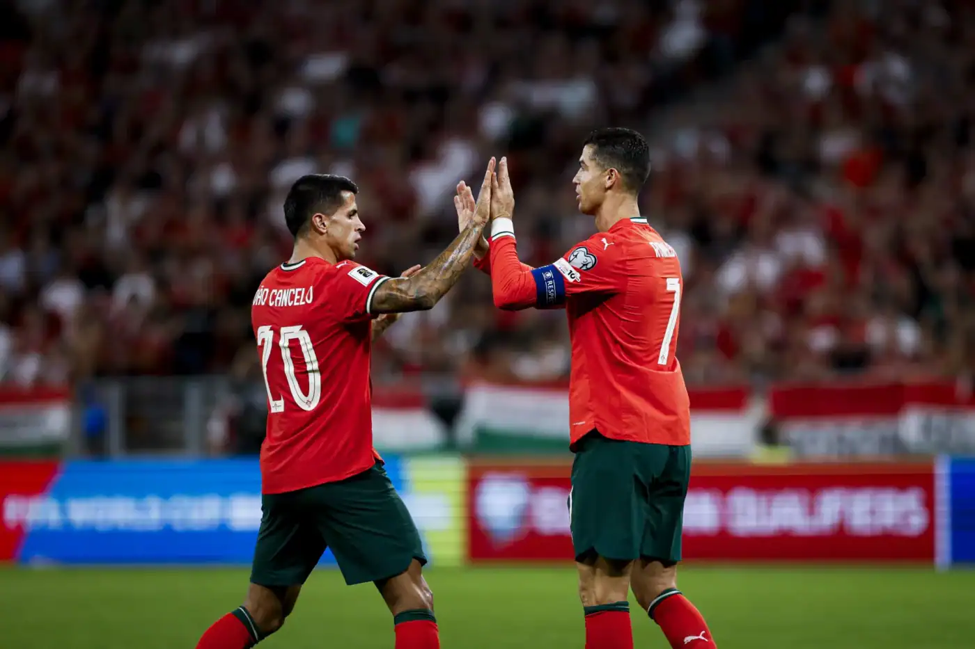 Portugal 'vira' resultado e impõe-se por 3-2 na visita à Hungria no apuramento para o Mundial2026