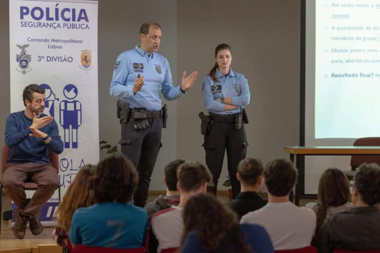 PSP registou 130 situações de `bullying` e 21 de `cyberbullying` nas escolas no último ano letivo