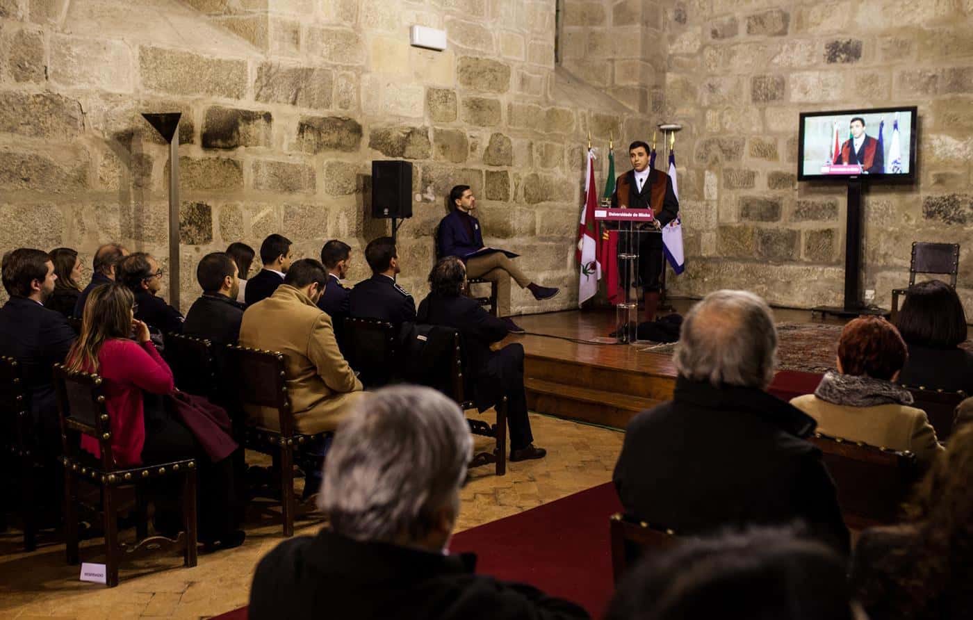 AAUM lança 'Academia à Conversa'