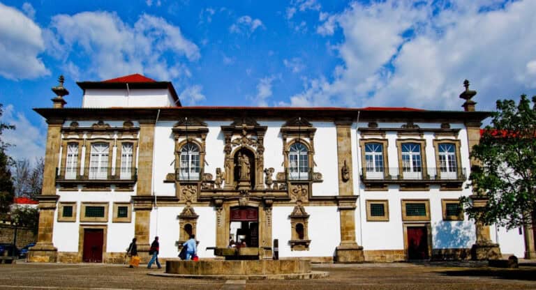 Câmara de Guimarães vota novas lideranças das empresas municipais