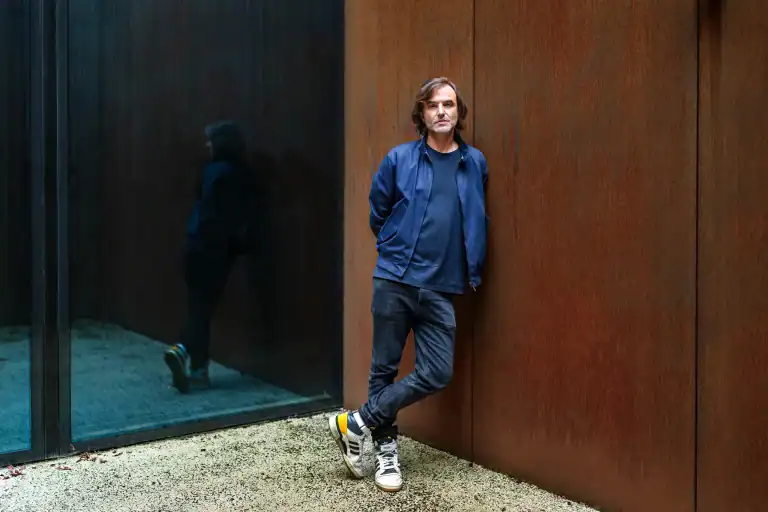 Serge Fritz regressa ao “vício do palco” e a exploração sonora em concerto no Theatro Circo