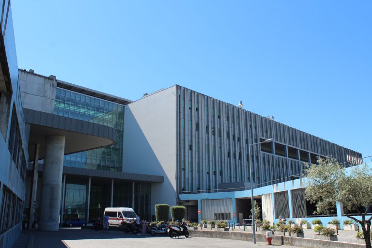 Profissionais do Hospital de Braga ameaçam greve após novo aumento no estacionamento