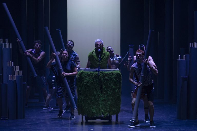 Lander Patrick traz o “potencial eletrizante” de ‘WonderLandi’ ao Theatro Circo