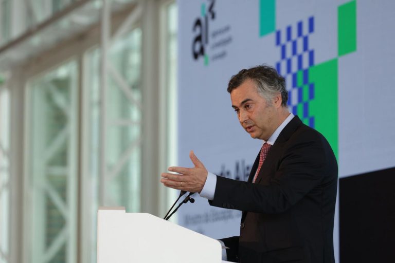 Governo lança AI²: Nova agência terá autonomia para proteger cientistas, mas exige contas aos investigadores