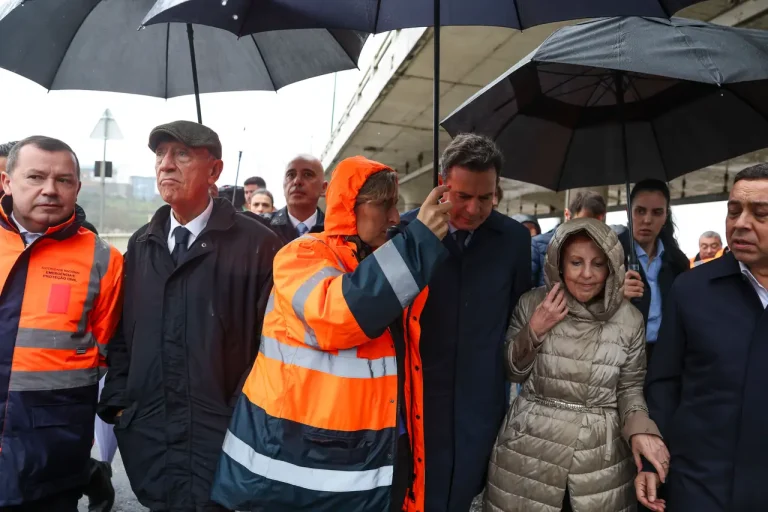 Risco de rutura de mais diques no Mondego. Mais populações evacuadas