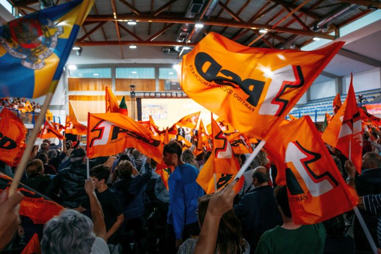 Militantes do PSD escolhem novos representantes para distrital e concelhias