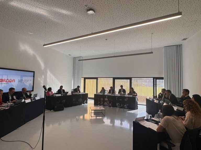 “Censura” vs. “Encenação”. A batalha judicial que incendiou a câmara de Braga