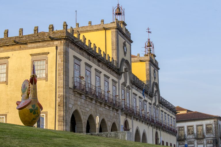 Câmara de Barcelos nega cortes e garante reforço de verbas para as freguesias
