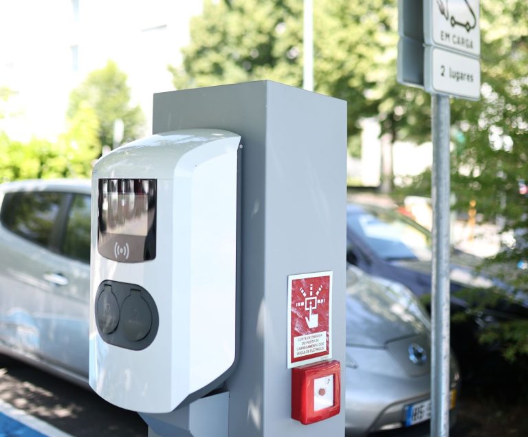 UMinho já conta com 20 postos de carregamento para veículos elétricos
