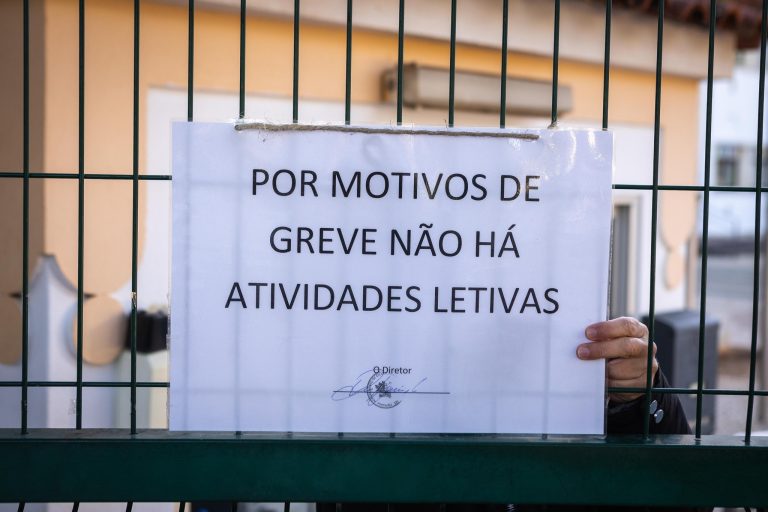 Federação sindical diz que greve do pessoal não docente ronda os 50%