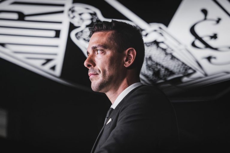 Tiago margarido assume comando do Vitória SC focado “em trabalhar em conjunto”