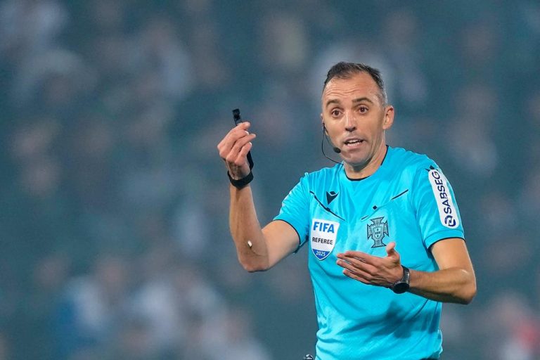 João Pinheiro estreia-se esta quinta-feira no Campeonato do Mundo