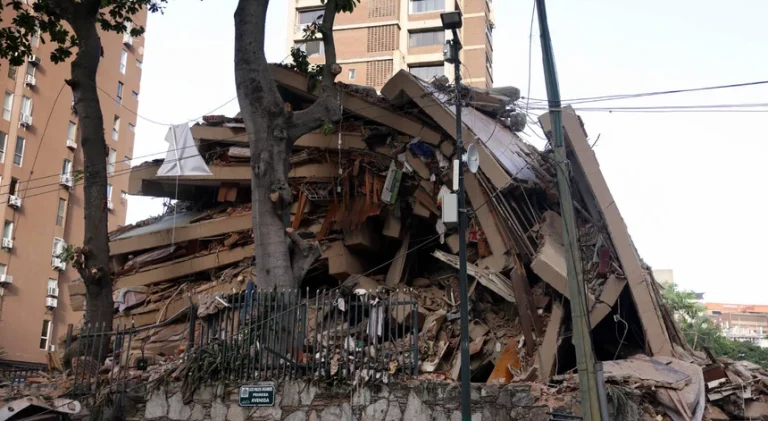 Venezuela/Sismo: Cinco portugueses desaparecidos em La Guaira – MNE