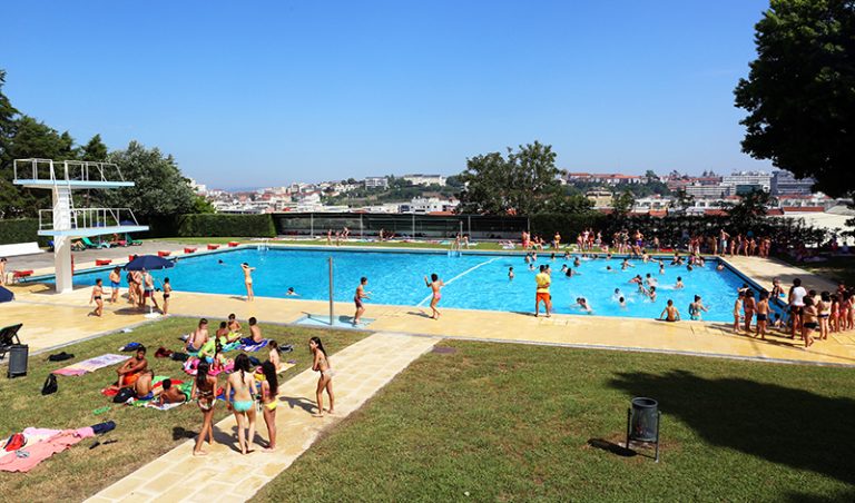 Braga. Piscinas municipais gratuitas e distribuição de água para mitigar efeitos do calor