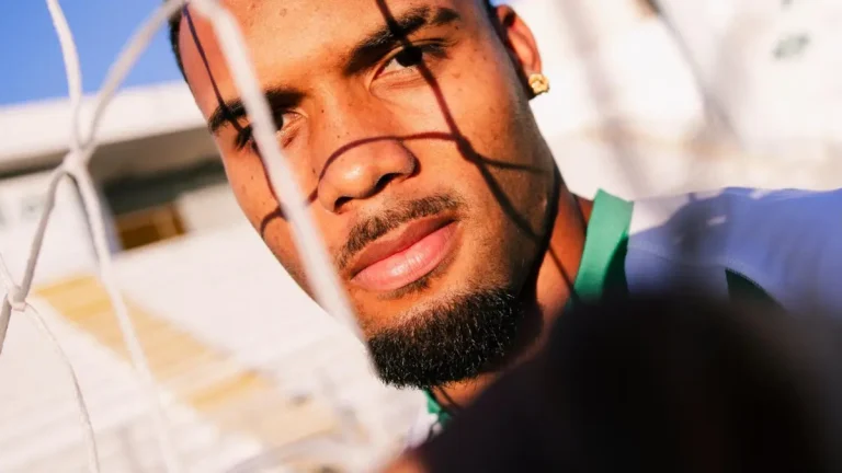 Avançado Alexandre Parsemain assina pelo Moreirense até 2030
